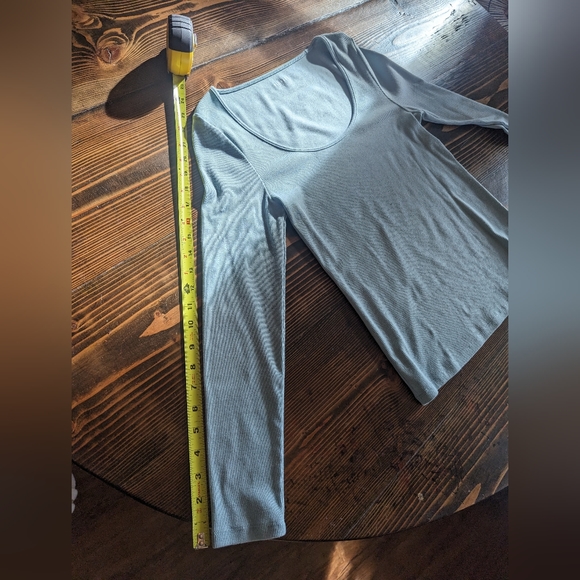 Old Navy mint long sleeve top - Picture 2 of 7